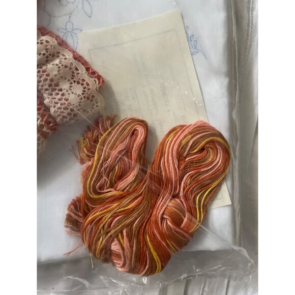 Victorian Rose Needlecraft Pillowcases Kit Complete Open Package - Picture 7 of 16